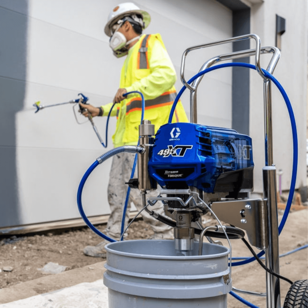 Op de foto staat een professionele verfspuitmachine om aan te geven dat ons schilderbedrijf professioneel gereedschap gebruikt bij de schilder werkzaamheden voor uw bedrijf. 